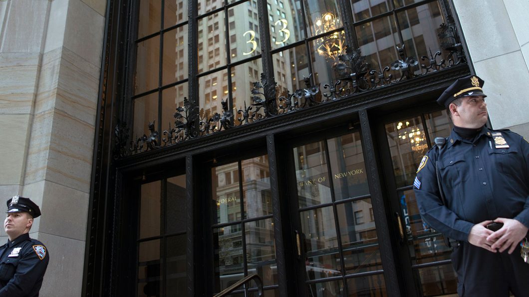 How to open a bank card in America